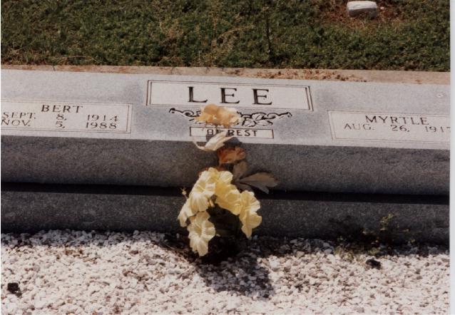 Tombstone of Bert and Myrtle Lee