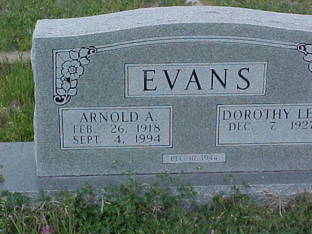 Tombstone of Arnold A. and Dorothy Lee Evans