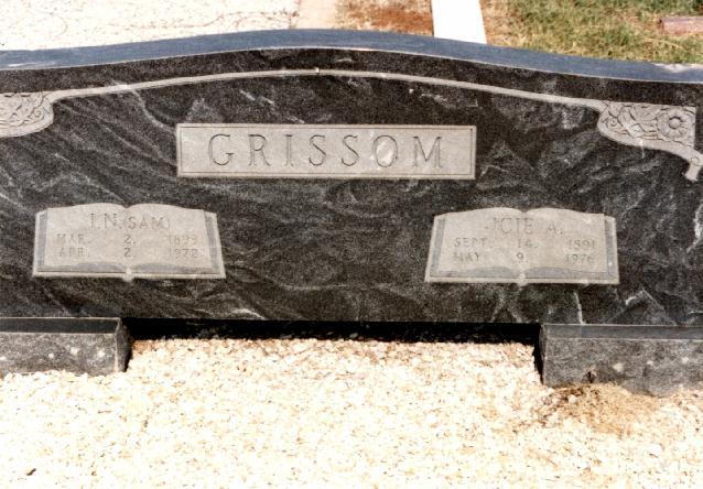 Tombstone of I. N. (Sam) and Icie A. Grissom