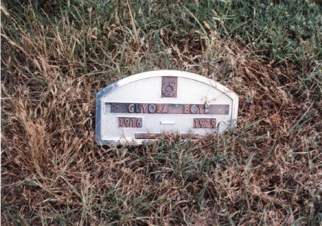 Tombstone of Guyola Boyd
