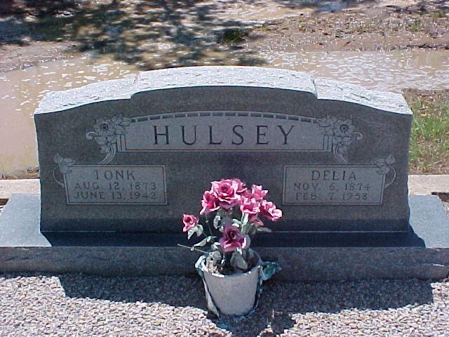Tombstone of Tonk and Delia Hulsey