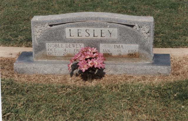 Tombstone of Noble Dewey and Ima Lesley