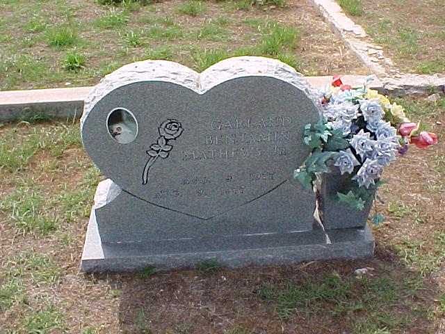 Tombstone of Garland Benjamin Matthews, Jr.