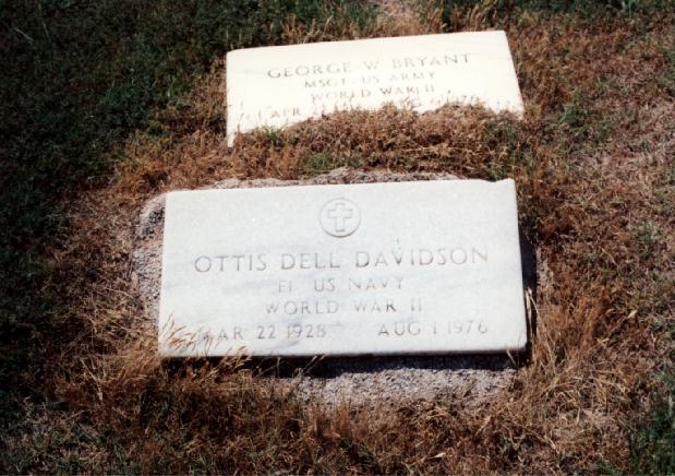 Tombstone of Ottis Dell Davidson