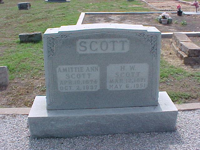Tombstone of H. W. and Amittie Ann Scott