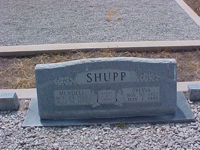 Tombstone of Murdell and Sylvia Shupp