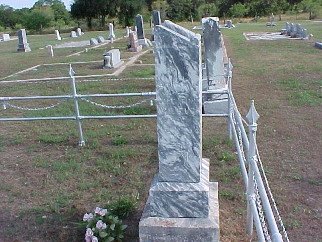 Tombstone of Volentine and Sarah Wilson