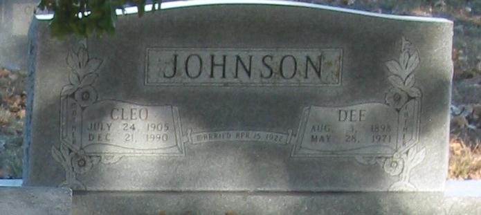 Tombstone of Cleo and Dee Johnson