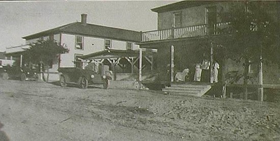 1908PlainsStreet.jpg (49708 bytes)