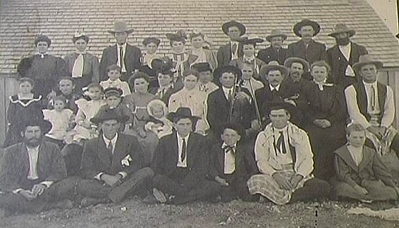 dixonranchsinging1906.jpg (72723 bytes)