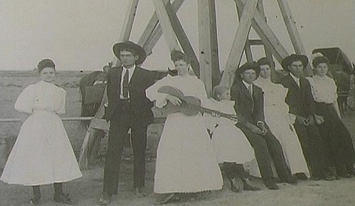 plainsyoungs1906.jpg (38854 bytes)